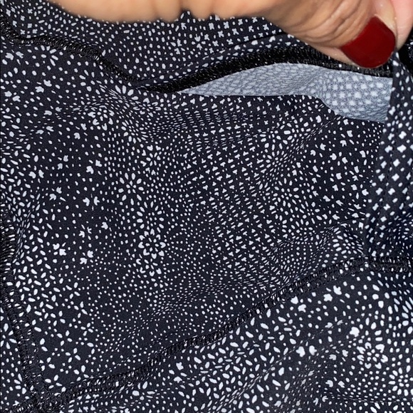 Lululemon Fast n Free Sz 4 like New - Picture 6 of 7